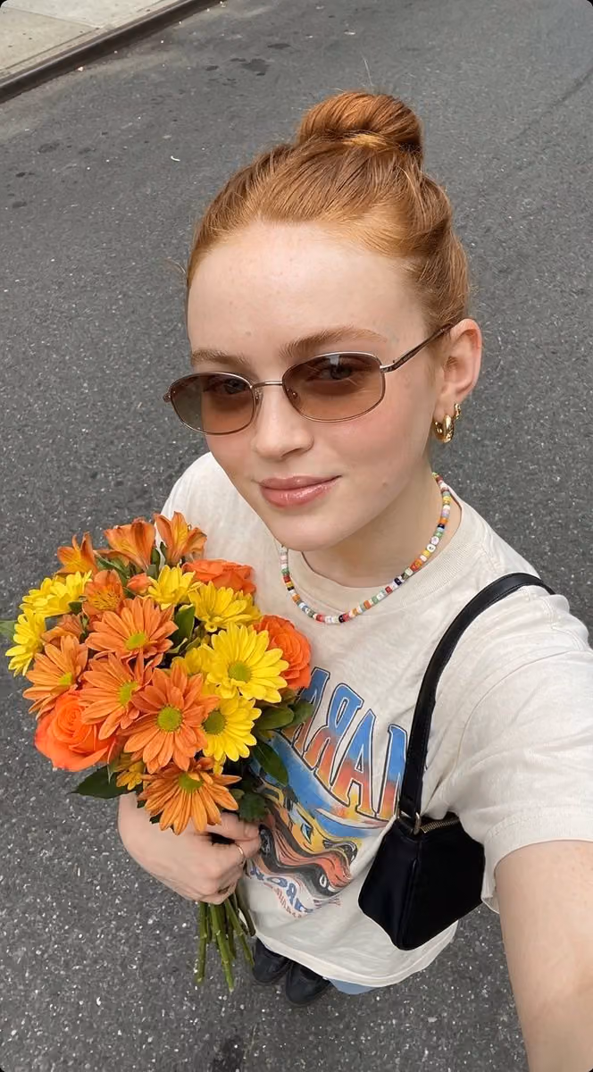 Selfie with Flowers, Soft Girl Aesthetic