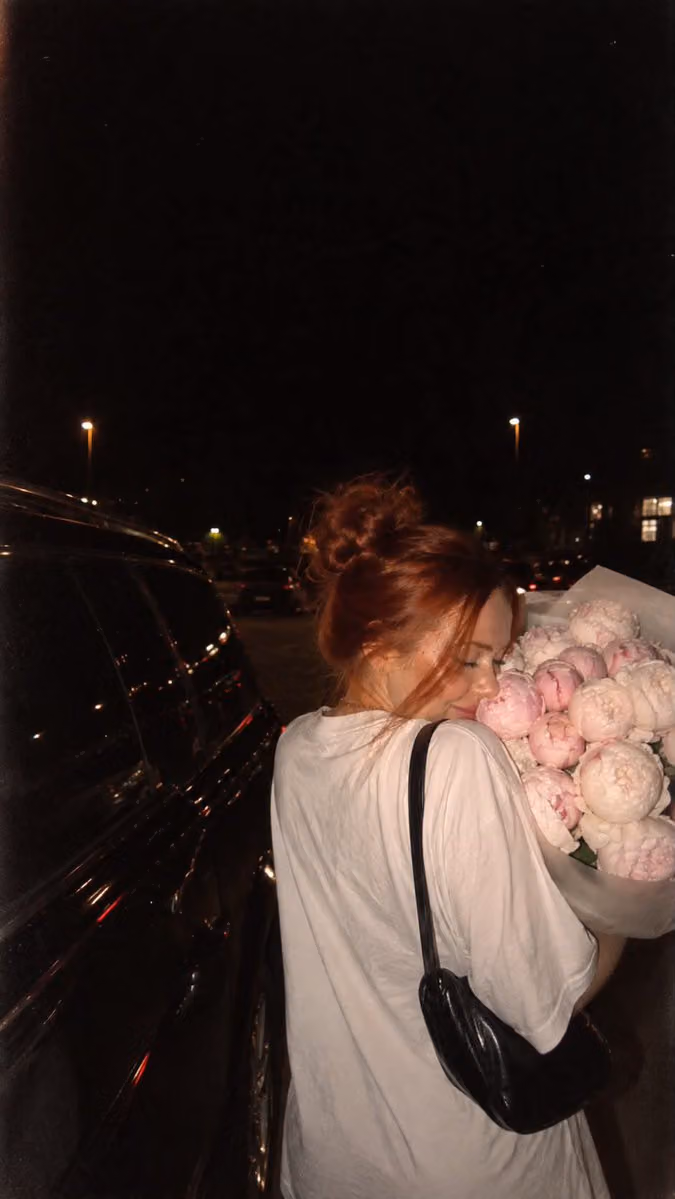 Nighttime flash peony bouquet