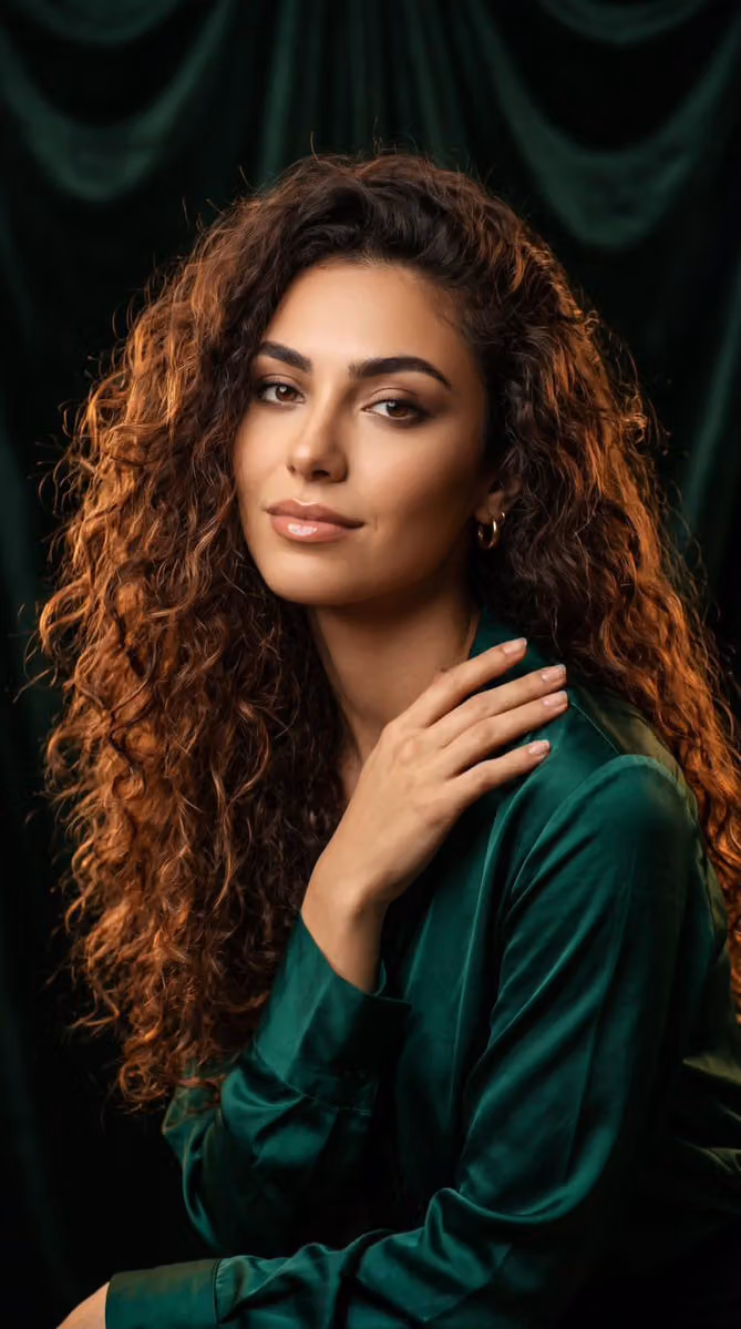 Profile / Avatar - Professional Studio Portrait Emerald Theme