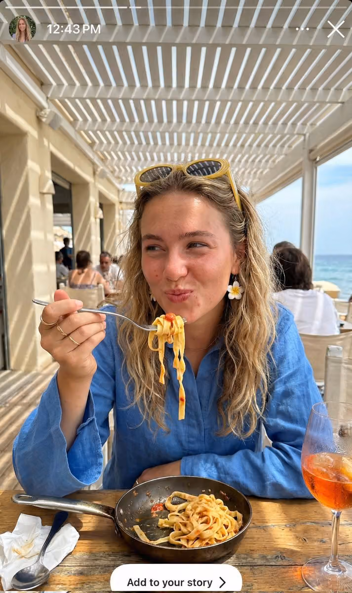 Ultra-realistic Candid Beachside Café Photo