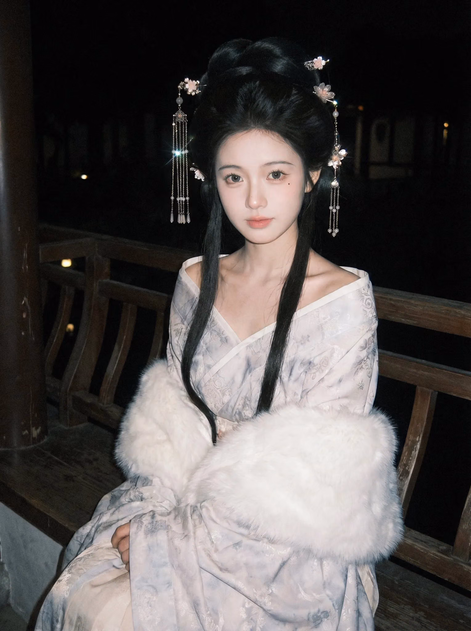Guidelines for Ancient Garden Night Scene Portrait Photography